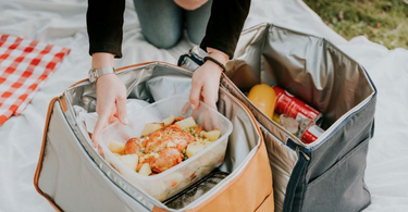 REUSABLE GROCERY BAG NEED NOT BE BORING